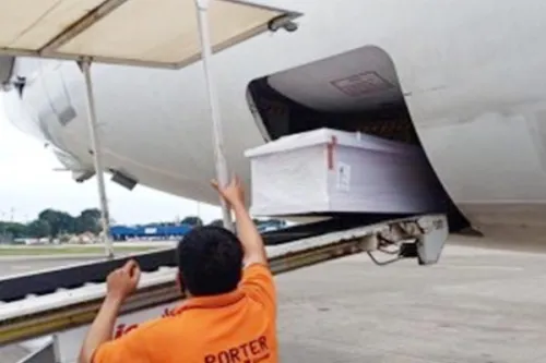 Cargo Jenazah Pengiriman Jenazah dengan Pesawat  1 ~blog/2024/6/25/pengiriman_jenazah_dengan_pesawat